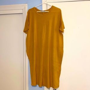 💥3/$25💥 Lightweight mustard yellow dress